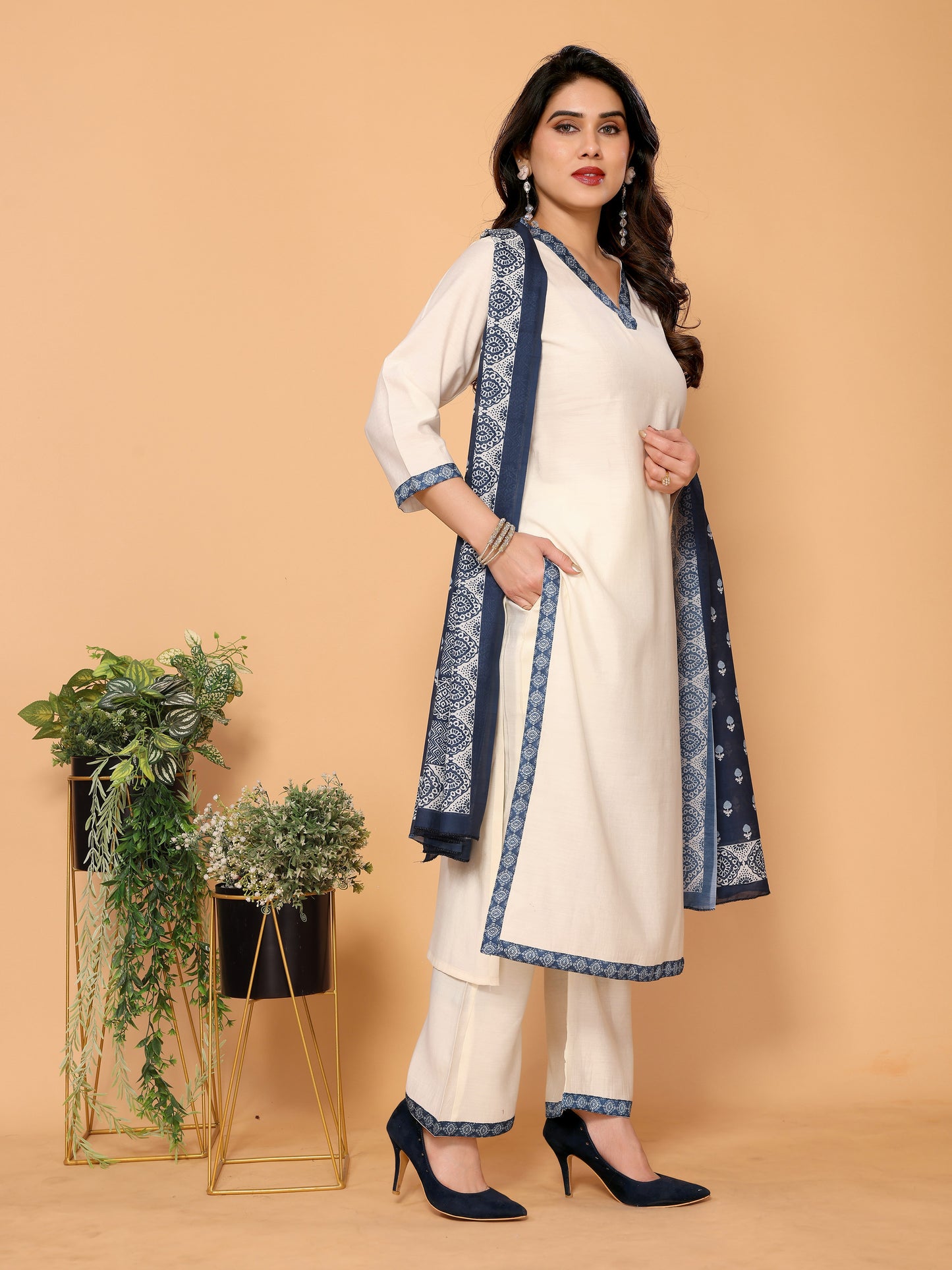 Nova Silk V-neck off white Kurta pant & Digitally Printed mal mal Dupatta
