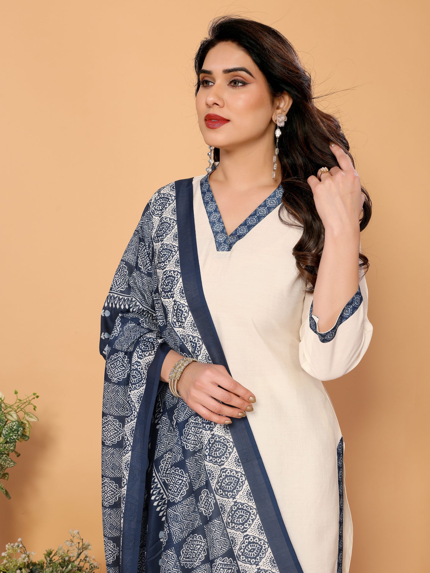 Nova Silk V-neck off white Kurta pant & Digitally Printed mal mal Dupatta
