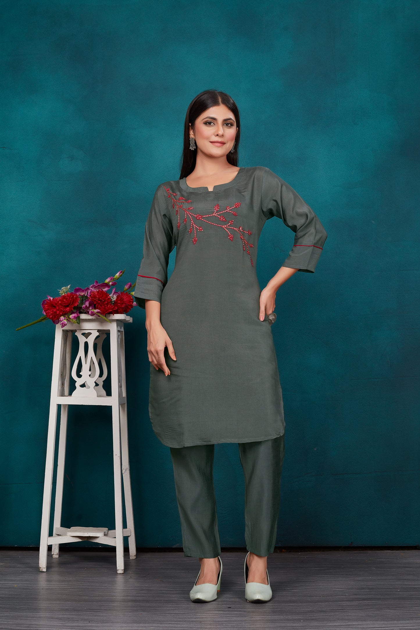 Elegant Viscose cube sequence embroidered co-ord's